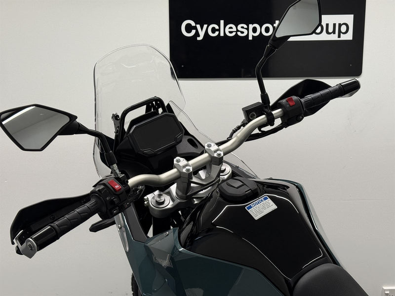 Load image into Gallery viewer, 2026 Kawasaki KLE 500