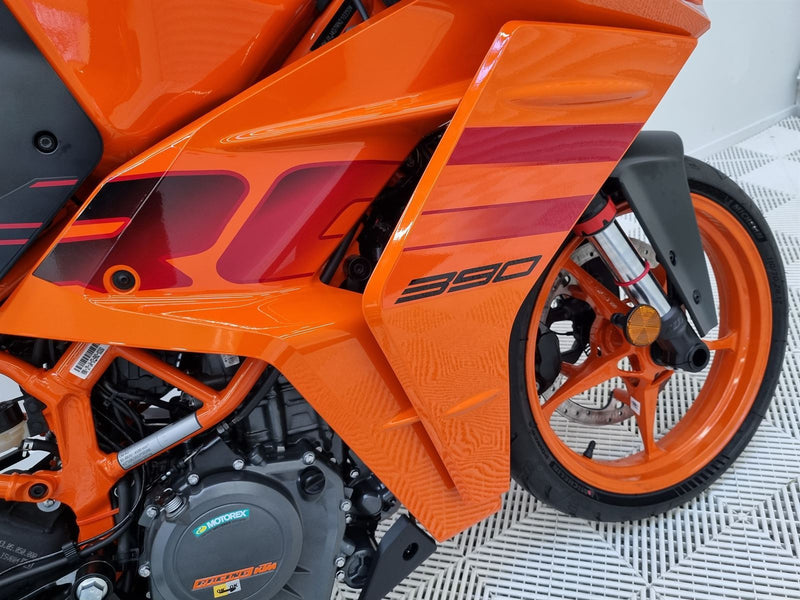 Load image into Gallery viewer, 2024 KTM RC 390