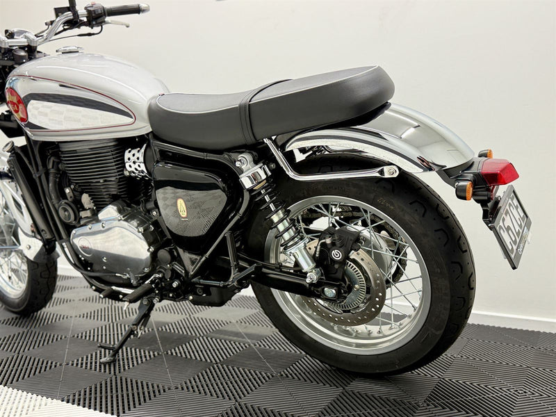 Load image into Gallery viewer, 2024 BSA Gold Star Legacy Edition