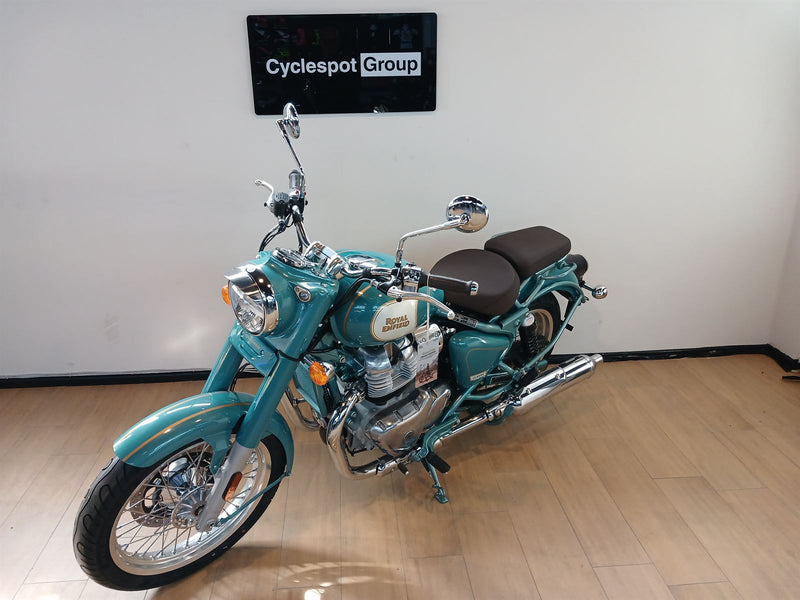 Load image into Gallery viewer, 2025 Royal Enfield Classic 650