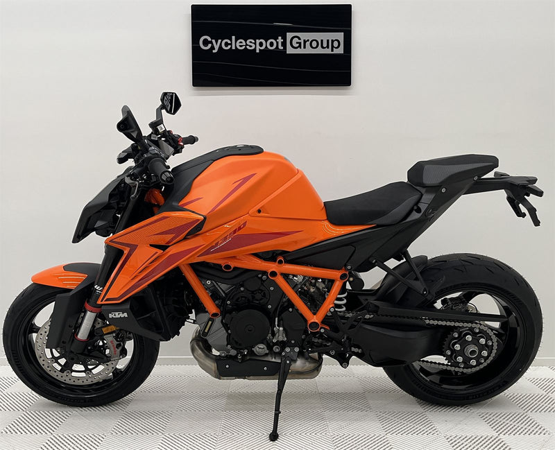 Load image into Gallery viewer, 2026 KTM Superduke 1390R