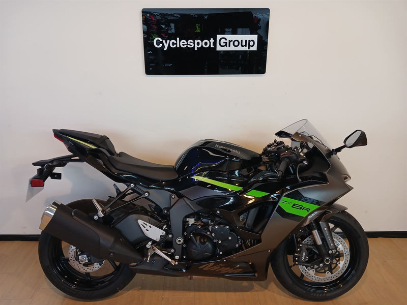 Load image into Gallery viewer, 2026 Kawasaki ZX6R supersport bike at Cyclespot