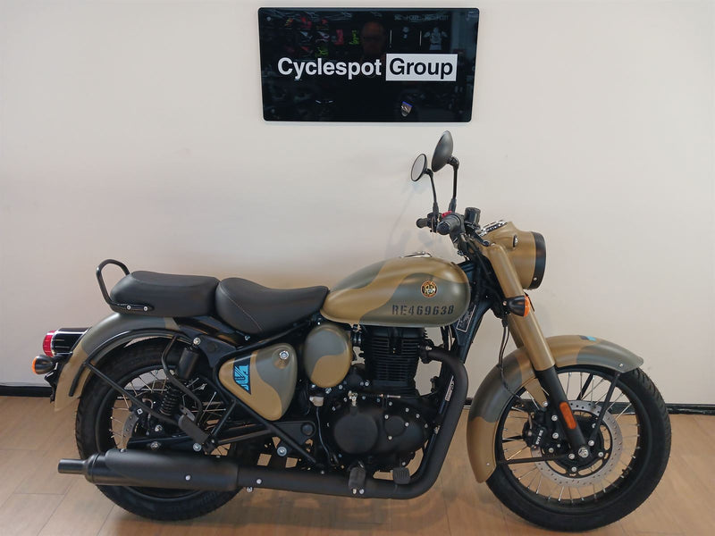 Load image into Gallery viewer, 2026 Royal Enfield Classic 350 Commando Sand classic bike at Cyclespot