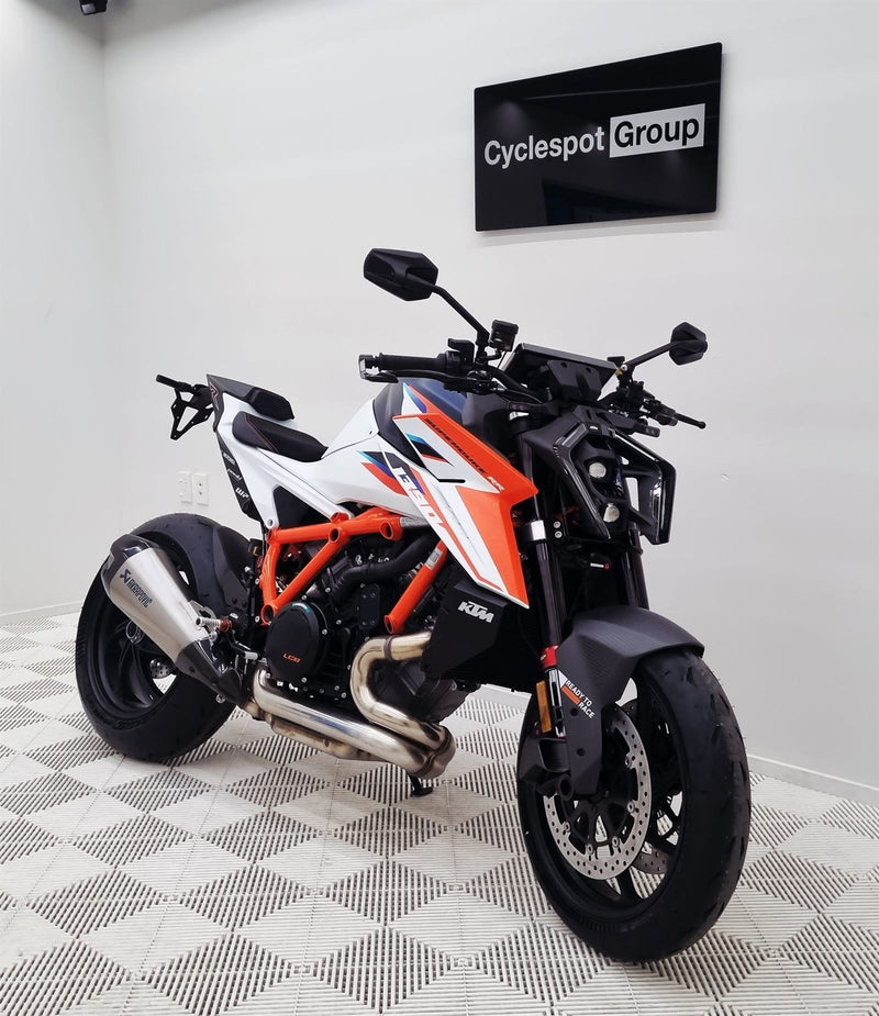 Load image into Gallery viewer, 2026 KTM Superduke 1390RR