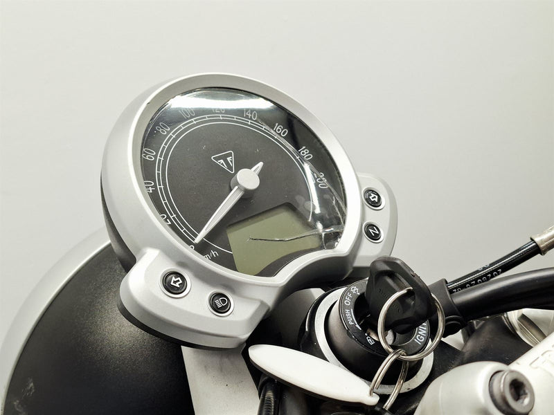 Load image into Gallery viewer, 2017 Triumph Street Twin