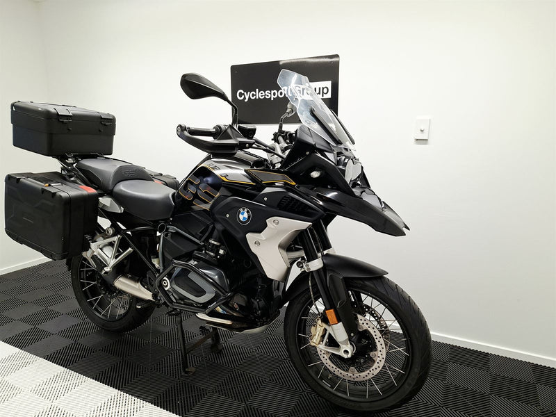 Load image into Gallery viewer, 2019 BMW GS R1250 Fully Optioned