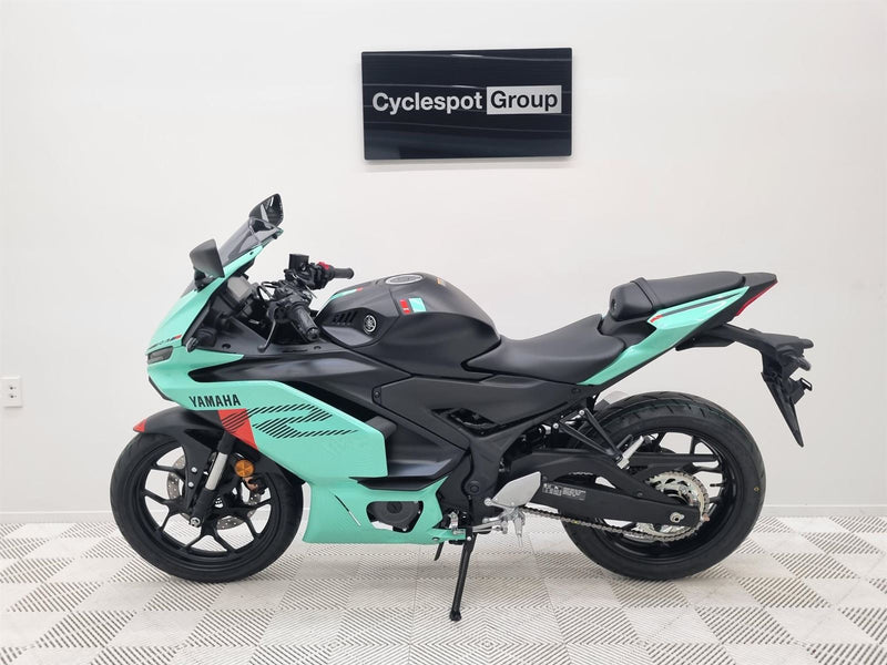 Load image into Gallery viewer, 2026 Yamaha R 3