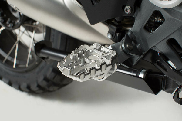 Load image into Gallery viewer, FOOTREST KIT SW MOTECH EVO HONDA CRF NT XL
