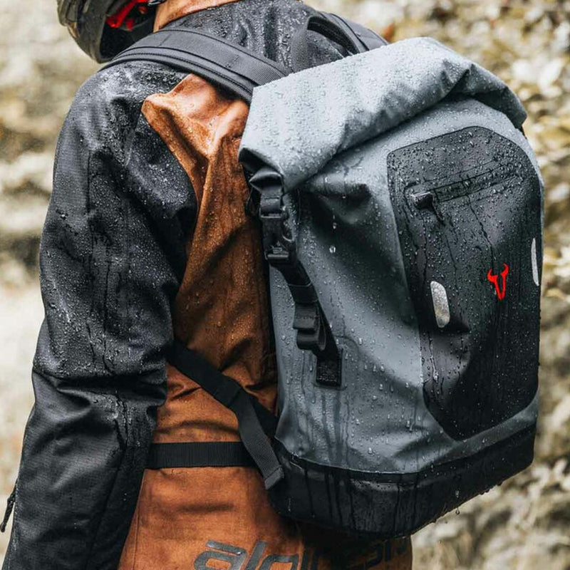 Load image into Gallery viewer, SW MOTECH BACKPACK DAILY WATERPROOF 22L BLACK
