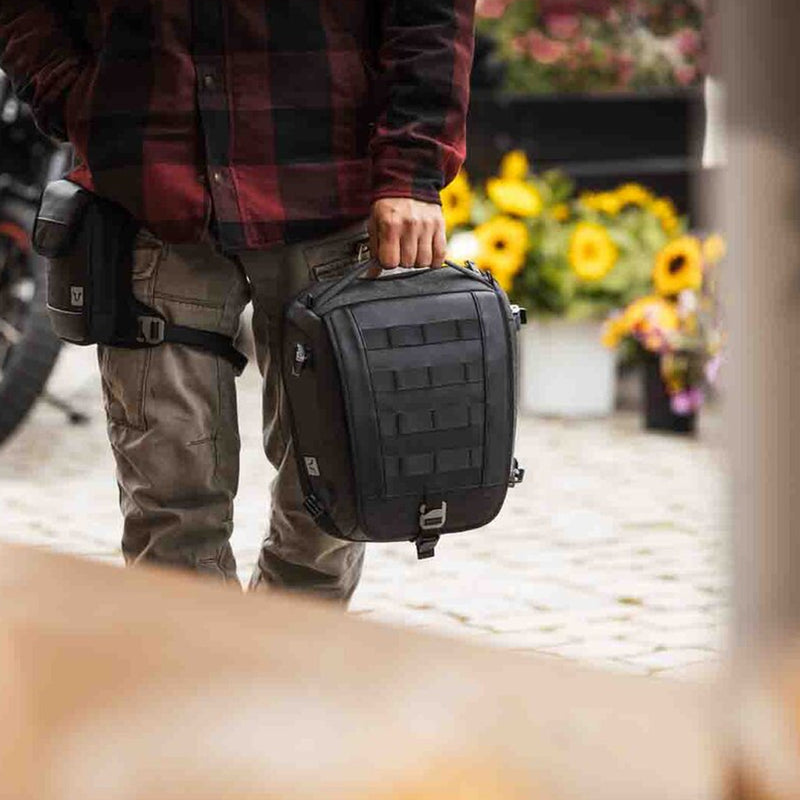 Load image into Gallery viewer, TAILBAG SW MOTECH LEGEND GEAR  LR3 GEAR TAILBAG BLACK 6-12 LITRE FUNCTION SPLASH PROOF
