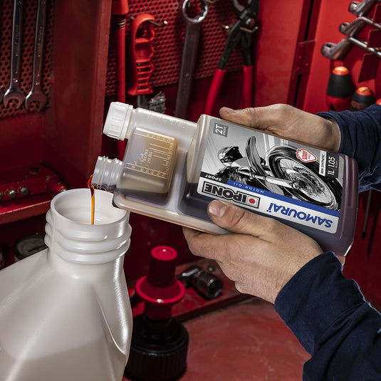 IPONE SAMOURAI 100% Synthetic 2T Oil - easy mix