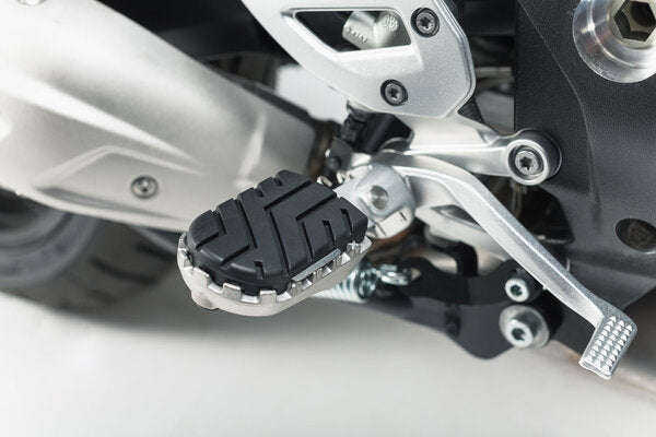Load image into Gallery viewer, FOOTREST KIT SW MOTECH ION BMW F750GS 17-ON F850GS 17-ON F850GS ADVENTURE 18-ON S1000XR 15-19
