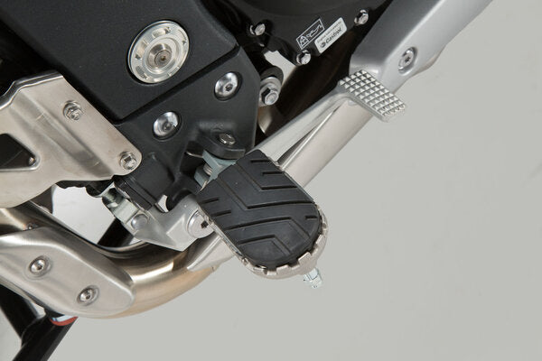 Load image into Gallery viewer, FOOTREST KIT SW MOTECH ION BMW F900R F900XR R NINE T TRIUMPH TIGER 1050 TIGER 1050 SPORT
