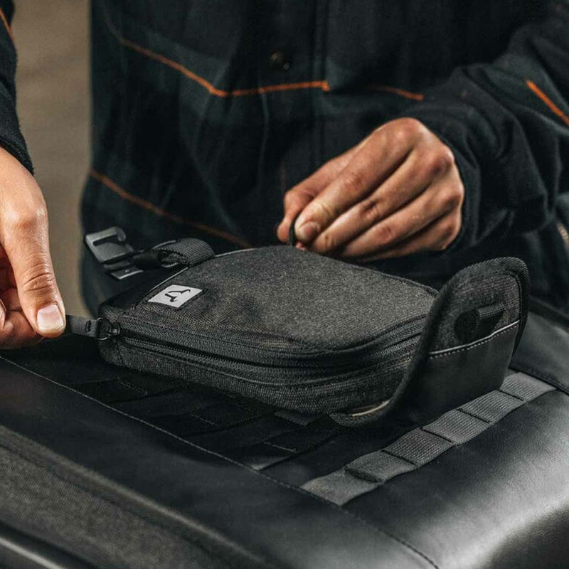 Load image into Gallery viewer, TANK BAG SW MOTECH LEGEND GEAR LA10 1.5 L ACCESSORY BAG
