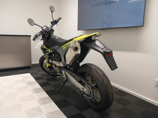 2024 Husqvarna FS 701 Supermoto
