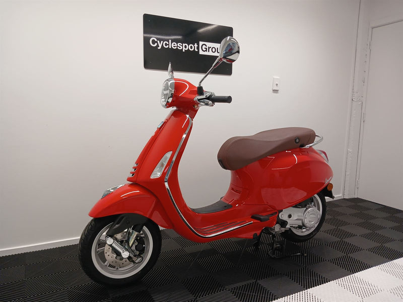 Load image into Gallery viewer, 2024 Vespa Primavera IN STOCK NOW !!!-2024
