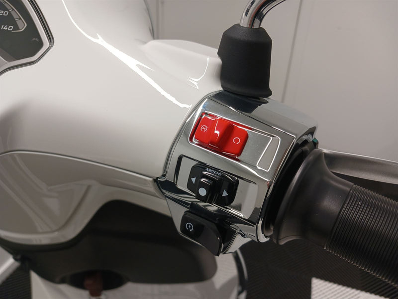 Load image into Gallery viewer, 2024 Vespa Primavera 150 | White Innocente

