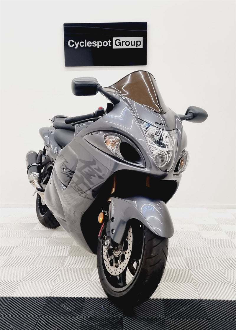 Load image into Gallery viewer, 2020 Suzuki GSX HAYABUSA
