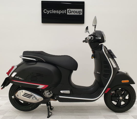 2022 Vespa GTS 300 Super