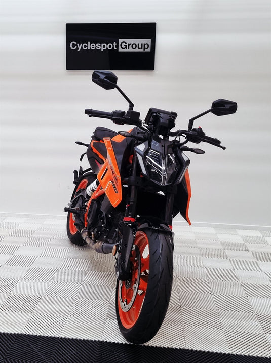 2025 KTM Duke 390