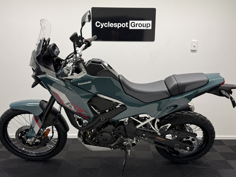 Load image into Gallery viewer, 2026 Kawasaki KLE 500
