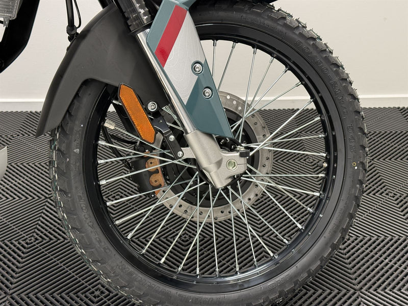 Load image into Gallery viewer, 2026 Kawasaki KLE 500
