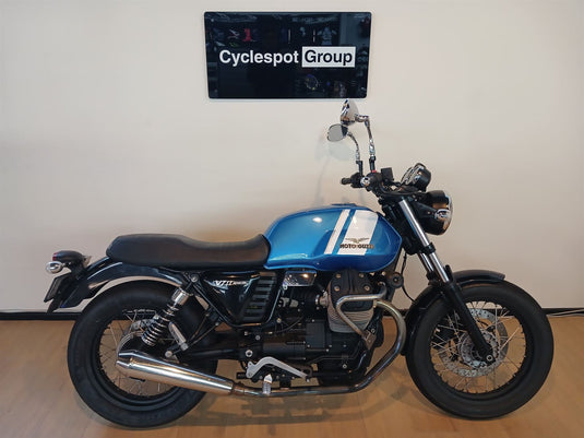 2016 Moto Guzzi v7