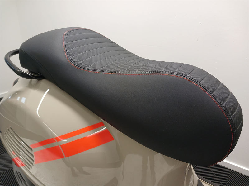 Load image into Gallery viewer, 2024 Vespa GTV 300
