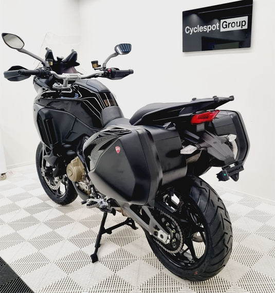 2025 Ducati Multistrada V4S Travel & Radar