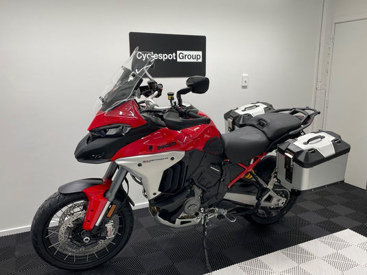 2025 Ducati Multistrada V4 Rally +Travel & Radar