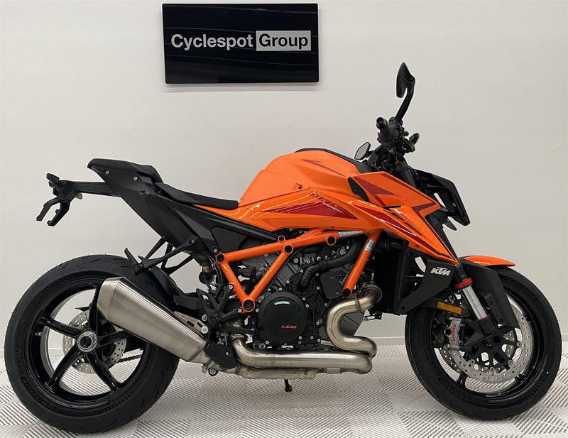 Load image into Gallery viewer, 2026 KTM Superduke 1390R
