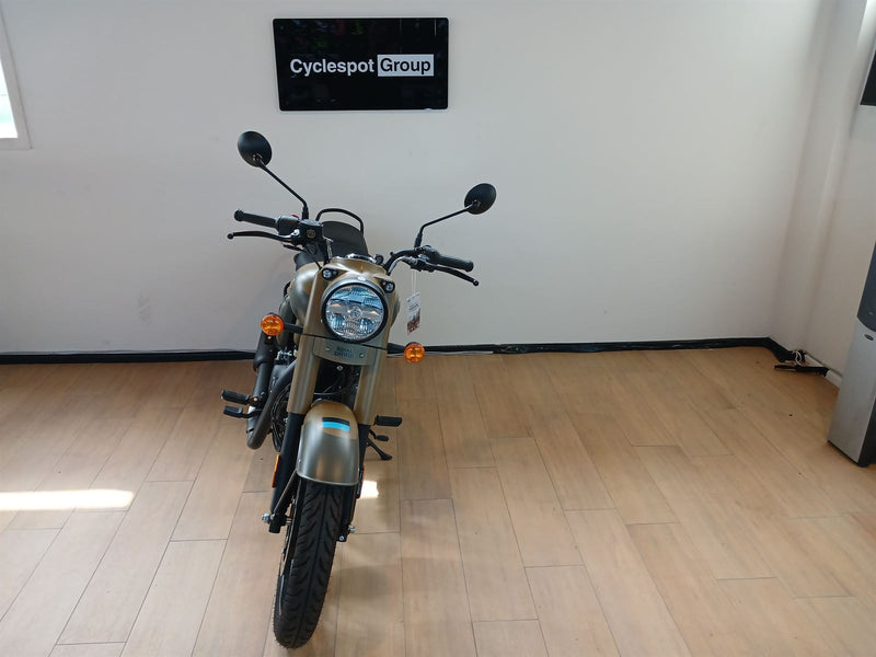 Load image into Gallery viewer, 2026 Royal Enfield Classic 350 Comando Sand
