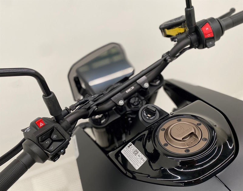 Load image into Gallery viewer, 2024 Husqvarna Svartpilen 801
