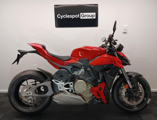 2025 Ducati Street Fighter V4 SAVE