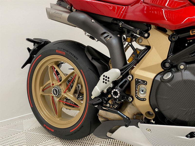 Load image into Gallery viewer, 2024 MV Agusta Superveloce 1000 Serie Oro

