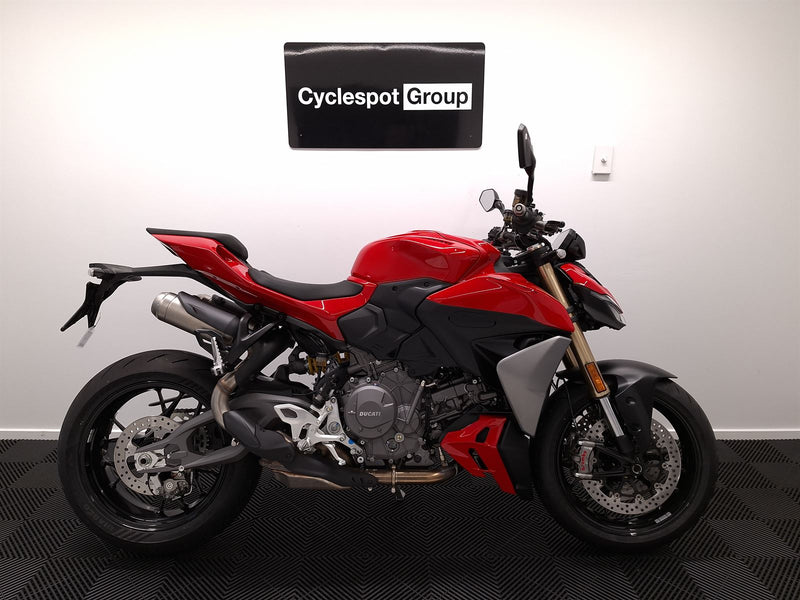 Load image into Gallery viewer, 2026 Ducati Street Fighter V2
