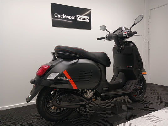 2023 Vespa GTS 300 Super