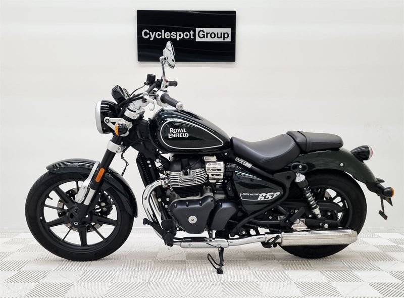 Load image into Gallery viewer, 2025 Royal Enfield Super Meteor 650
