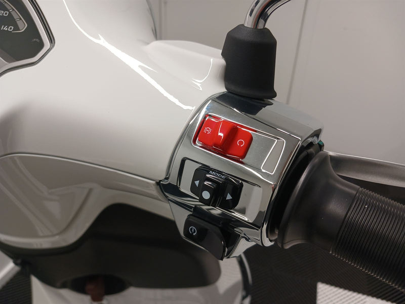 Load image into Gallery viewer, 2024 Vespa Primavera 150 | White Innocente

