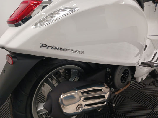 2024 Vespa Primavera 150 | White Innocente