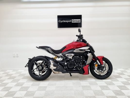 2025 Ducati XDiavel V4