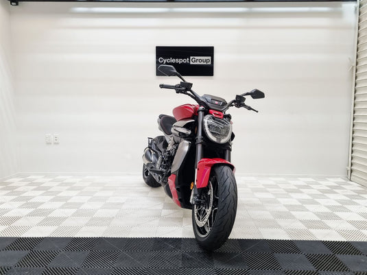 2025 Ducati XDiavel V4