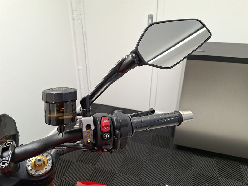 Load image into Gallery viewer, 2026 Ducati Street Fighter V2S
