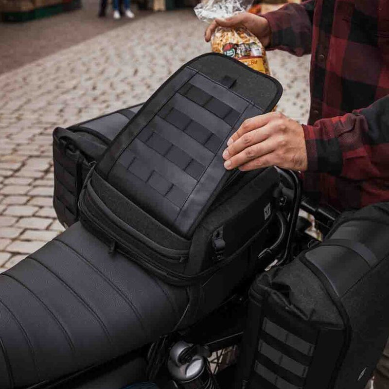 Load image into Gallery viewer, TAILBAG SW MOTECH LEGEND GEAR  LT4 GEAR TAILBAG BLACK 4-6 LITRE FUNCTION SPLASH PROOF
