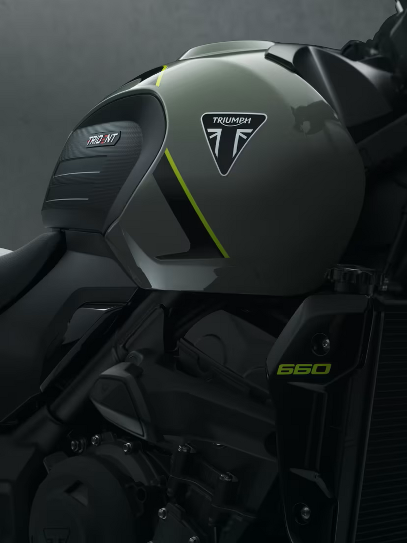 Load image into Gallery viewer, 2026 Triumph Trident 660 LAMS - Cosmic Yellow
