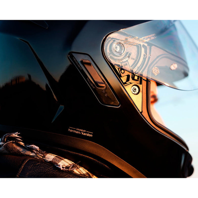 Load image into Gallery viewer, Sena Phantom Smart Helmet with Mesh Comms - Gloss White
