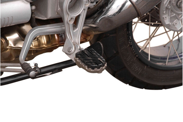 Load image into Gallery viewer, FOOTREST KIT SW MOTECH ION BMW R1100GS R1150GS R1150GS ADVENTURE R1200GS R1200GS ADVENTURE

