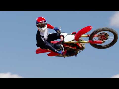 Load and play video in Gallery viewer, Leatt 6.5 Velocity Goggle Roll-Off - Red / Blue Clear 83%
