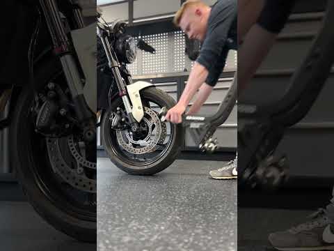 Load and play video in Gallery viewer, Oxford ZERO-G Rear Dolly Paddock Stand
