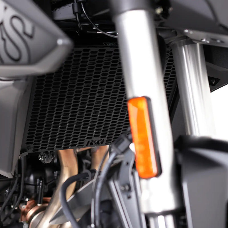 Load image into Gallery viewer, PRO Radiator Guard for Suzuki GSX-8S '23-, Suzuki GSX-8R '24-
